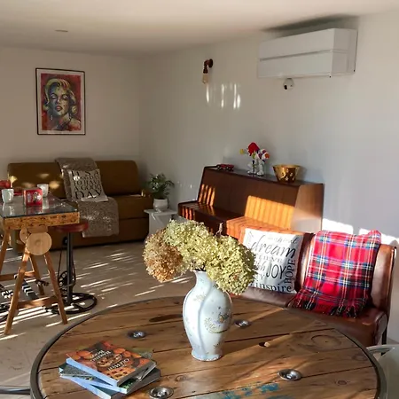 Lemodernlounge, Cosy Moderne Spacieux